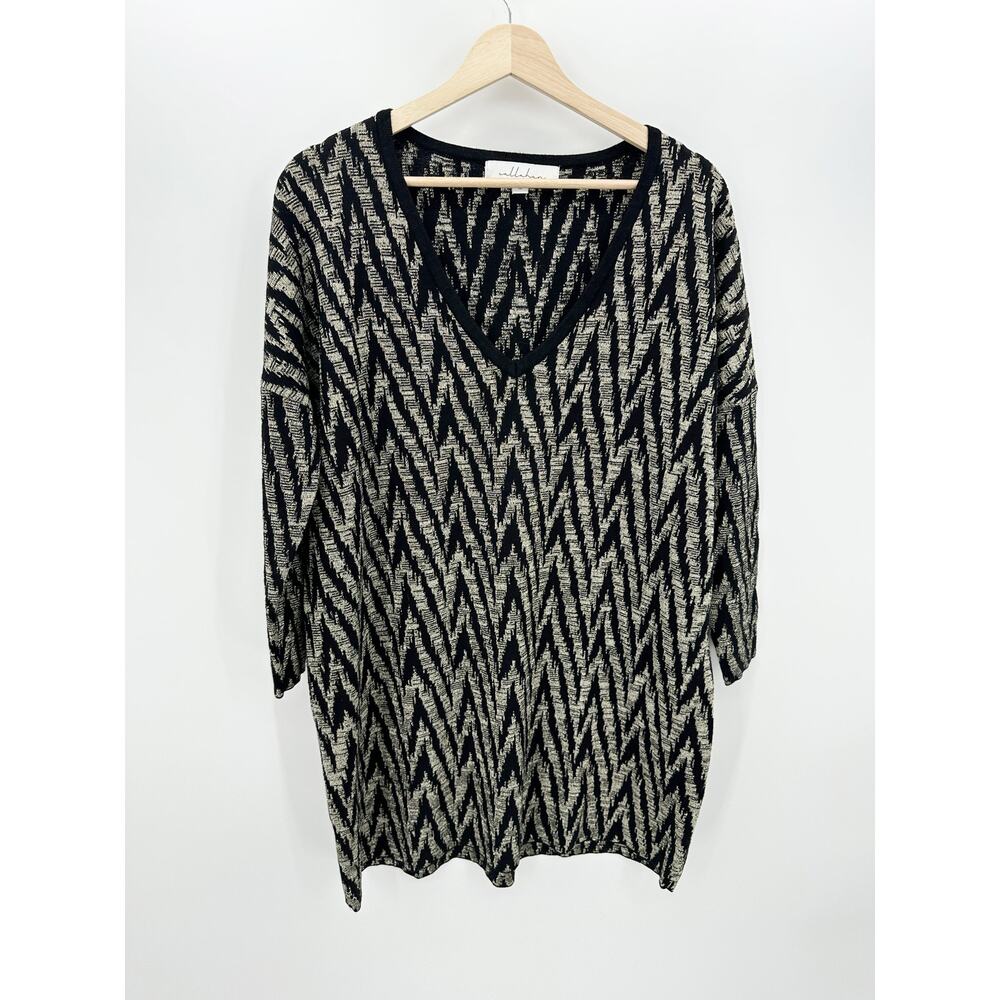 Callahan Black Gold Chevron Print Knit V Neck Sweater Dress Viscose Size Medium